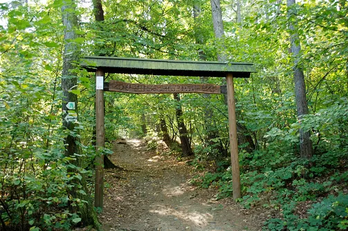 Ślęża. U podnóża Ślęży