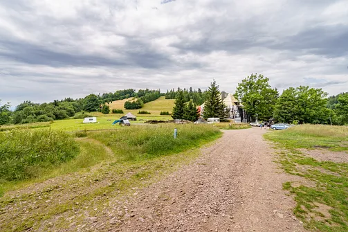 Schronisko PTTK Andrzejówka na Przełęczy Trzech Dolin