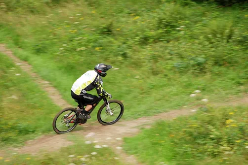 Skrzyczne to popularne miejsce rowerowych zjazdów