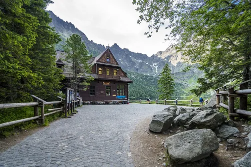 Budynek Schroniska PTTK Morskie Oko