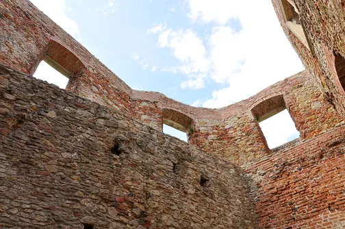 Ruiny zamku biskupów krakowskich w Siewierzu