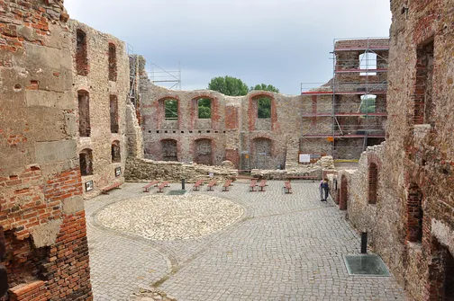 Ruiny zamku biskupów krakowskich w Siewierzu