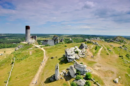 Zamek w Olsztynie koło Częstochowy.