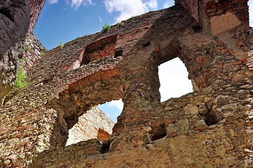 Zamek w Olsztynie koło Częstochowy.