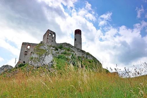 Zamek w Olsztynie koło Częstochowy.