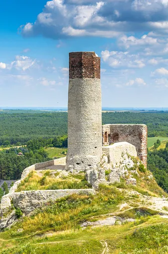 Zamek w Olsztynie koło Częstochowy.