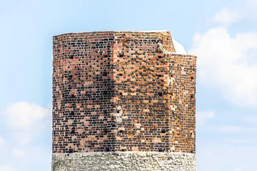 Zamek w Olsztynie koło Częstochowy.
