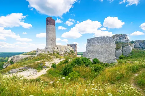 Zamek w Olsztynie koło Częstochowy.