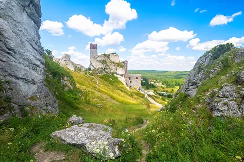 Zamek w Olsztynie koło Częstochowy.