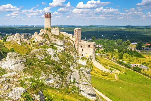 Zamek w Olsztynie koło Częstochowy.