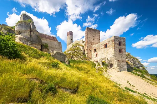 Zamek w Olsztynie koło Częstochowy.