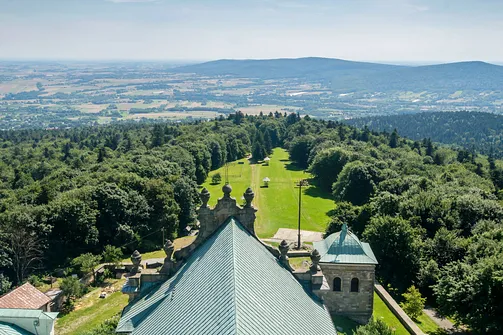 Klasztor na Świętym Krzyżu - dawne benedyktyńskie opactwo