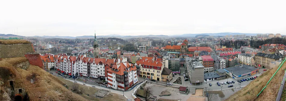 Kłodzko. Panorama z Twierdzy Kłodzkiej na Kłodzko i Dolinę Kłodzką