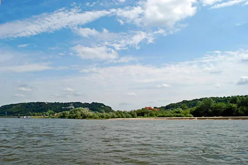 Widok na Kazimierz Dolny od strony Wisły