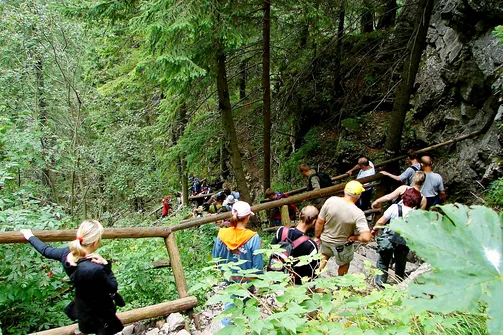 Zejście z Jaskini Mroźnej do Doliny Kościeliskiej