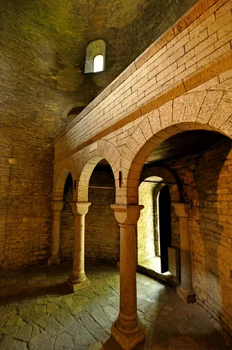 Wnętrze Rotundy Romańskiej