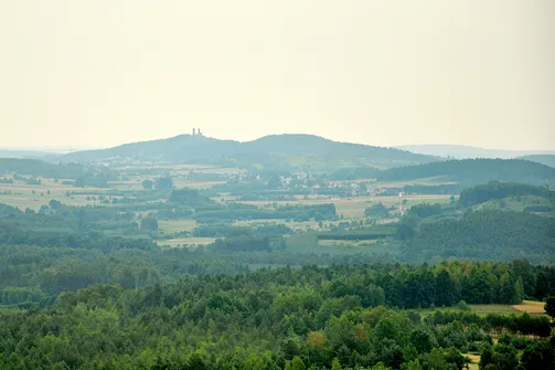 Zamek Chęciny widziany z Miedzianki