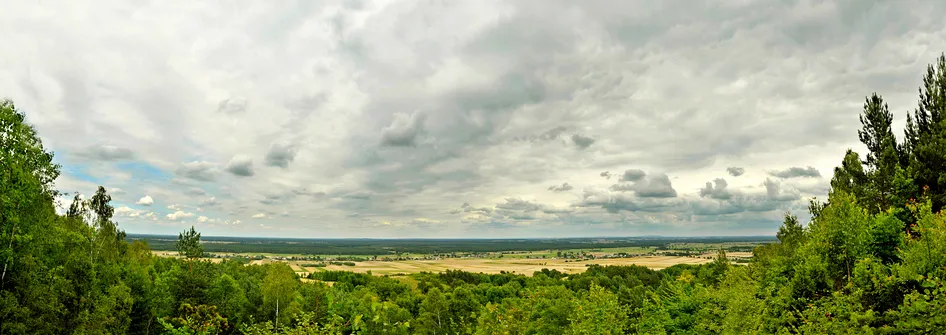 Ciężkie chmury nad Fajna Rybą