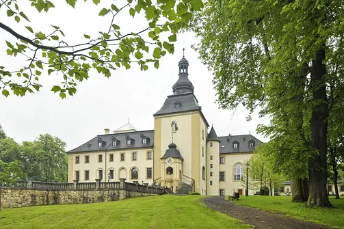 Pałac w Kamieniu Śląskim - Sanktuarium Świętego Jacka