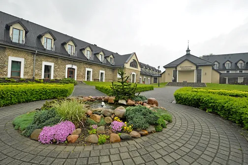 Pałac w Kamieniu Śląskim - Sanktuarium Świętego Jacka