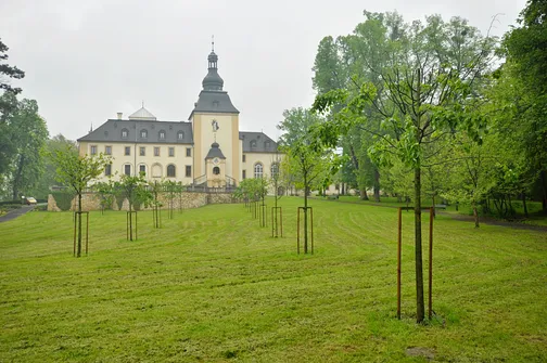 Pałac w Kamieniu Śląskim - Sanktuarium Świętego Jacka