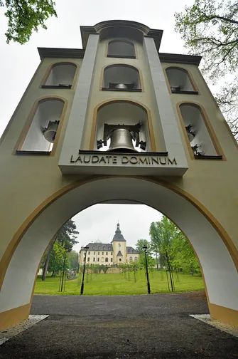 Pałac w Kamieniu Śląskim - Sanktuarium Świętego Jacka