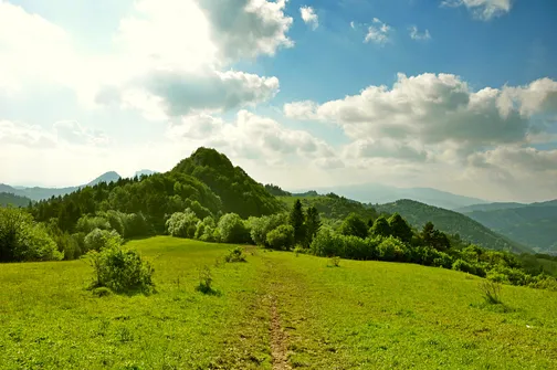 Przed nami szczyt Łaźnych Skał (772 m n.p.m.)