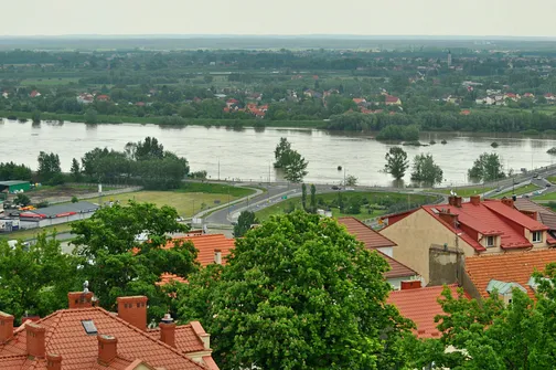 Wisła widziana z Bramy Opatowskiej w Sandomierzu