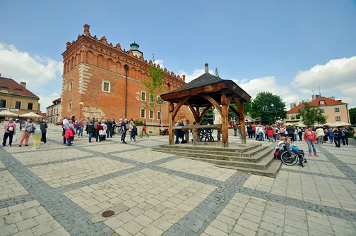 Studnia na rynku w Sandomierzu