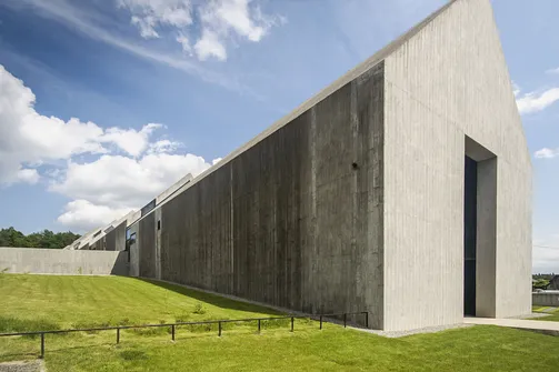 Mauzoleum w Michniowie - pomnik ofiar polskiej wsi