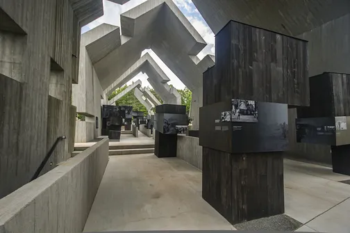 Mauzoleum w Michniowie - pomnik ofiar polskiej wsi