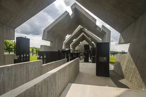 Mauzoleum w Michniowie - pomnik ofiar polskiej wsi