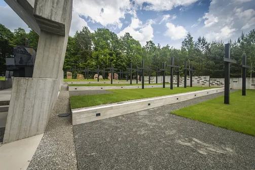 Mauzoleum w Michniowie - pomnik ofiar polskiej wsi