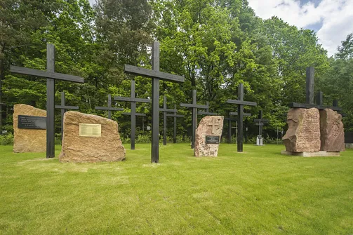 Mauzoleum w Michniowie - pomnik ofiar polskiej wsi