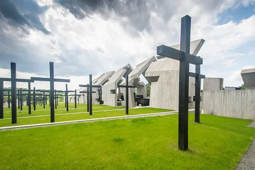 Mauzoleum w Michniowie - pomnik ofiar polskiej wsi