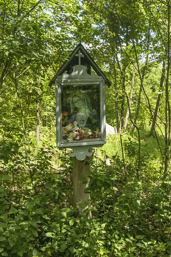 Bukowa Góra i tajemnica drewnianej kapliczki