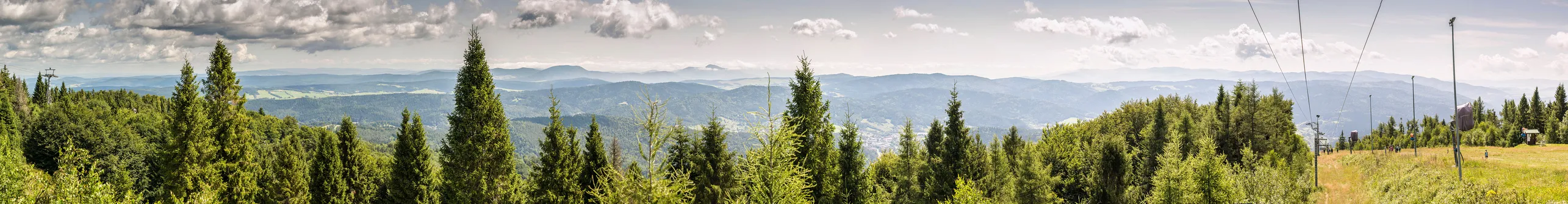 Panorama z Jaworzyny Krynickiej na polskie i słowackie Beskidy
