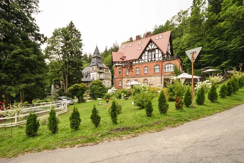 Igliczna, zapora w Międzygórzu, wodospad Wilczki