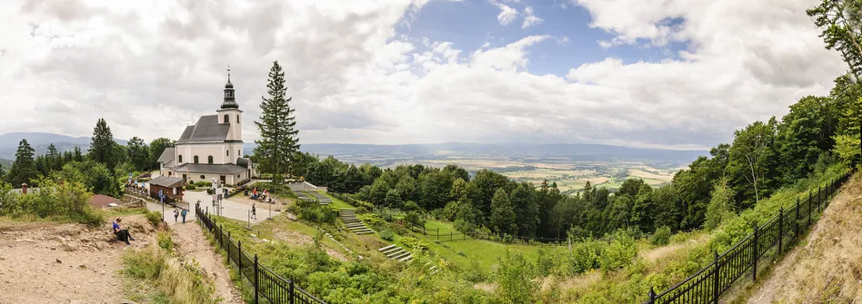 Panorama ze zbocza Iglicznej na Sanktuarium Maria Śnieżna