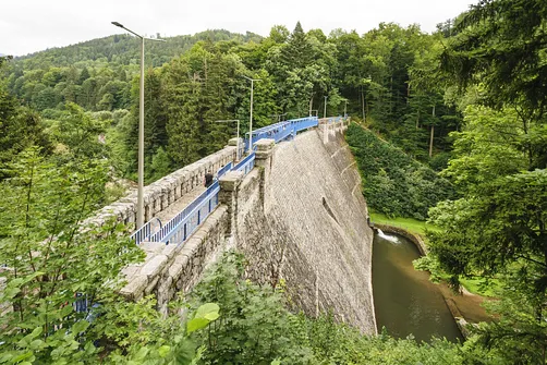 Zapora wodna w Międzygórzu