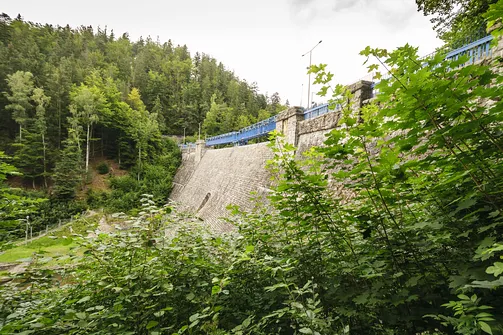 Igliczna, zapora w Międzygórzu, wodospad Wilczki