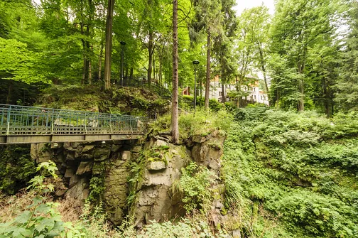 Igliczna, zapora w Międzygórzu, wodospad Wilczki