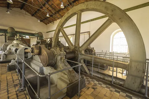 Muzeum w Starachowicach - hutnictwo, paleontologia i motoryzacja