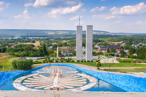 Park Rozrywki i Miniatur Sabat Krajno w Górach Świętokrzyskich
