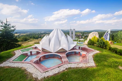 Park Rozrywki i Miniatur Sabat Krajno w Górach Świętokrzyskich
