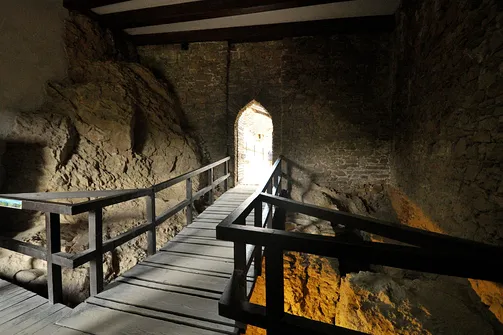 Zamek w Czorsztynie - średniowieczna budowla nad brzegiem jeziora