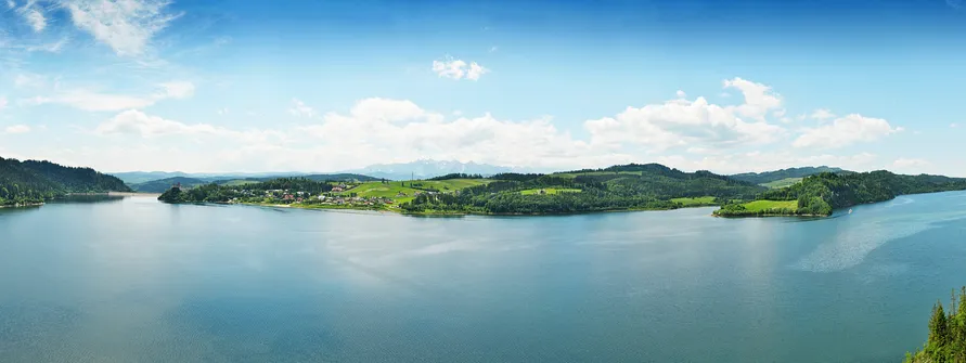 Zamek w Czorsztynie - średniowieczna budowla nad brzegiem jeziora