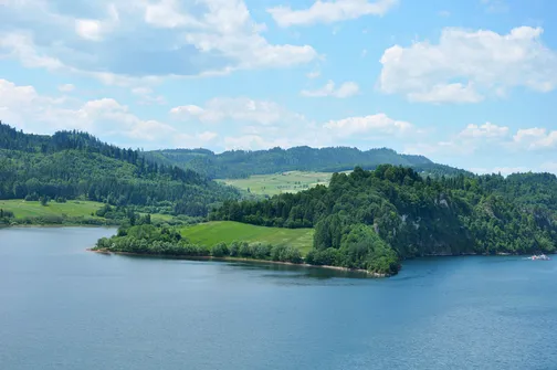 Zamek w Czorsztynie - średniowieczna budowla nad brzegiem jeziora