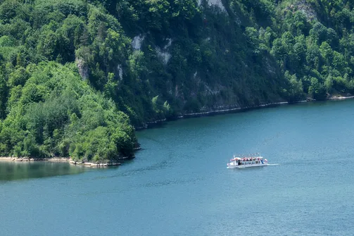 Zamek w Czorsztynie - średniowieczna budowla nad brzegiem jeziora