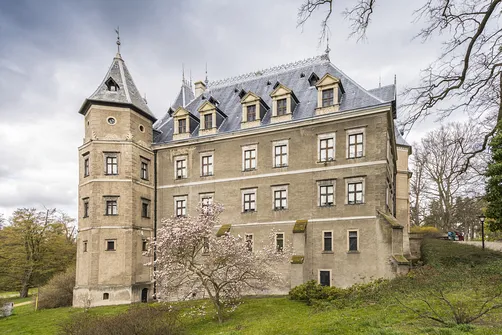 Zamek w Gołuchowie - szesnastowieczna budowla otoczona zabytkowym parkiem